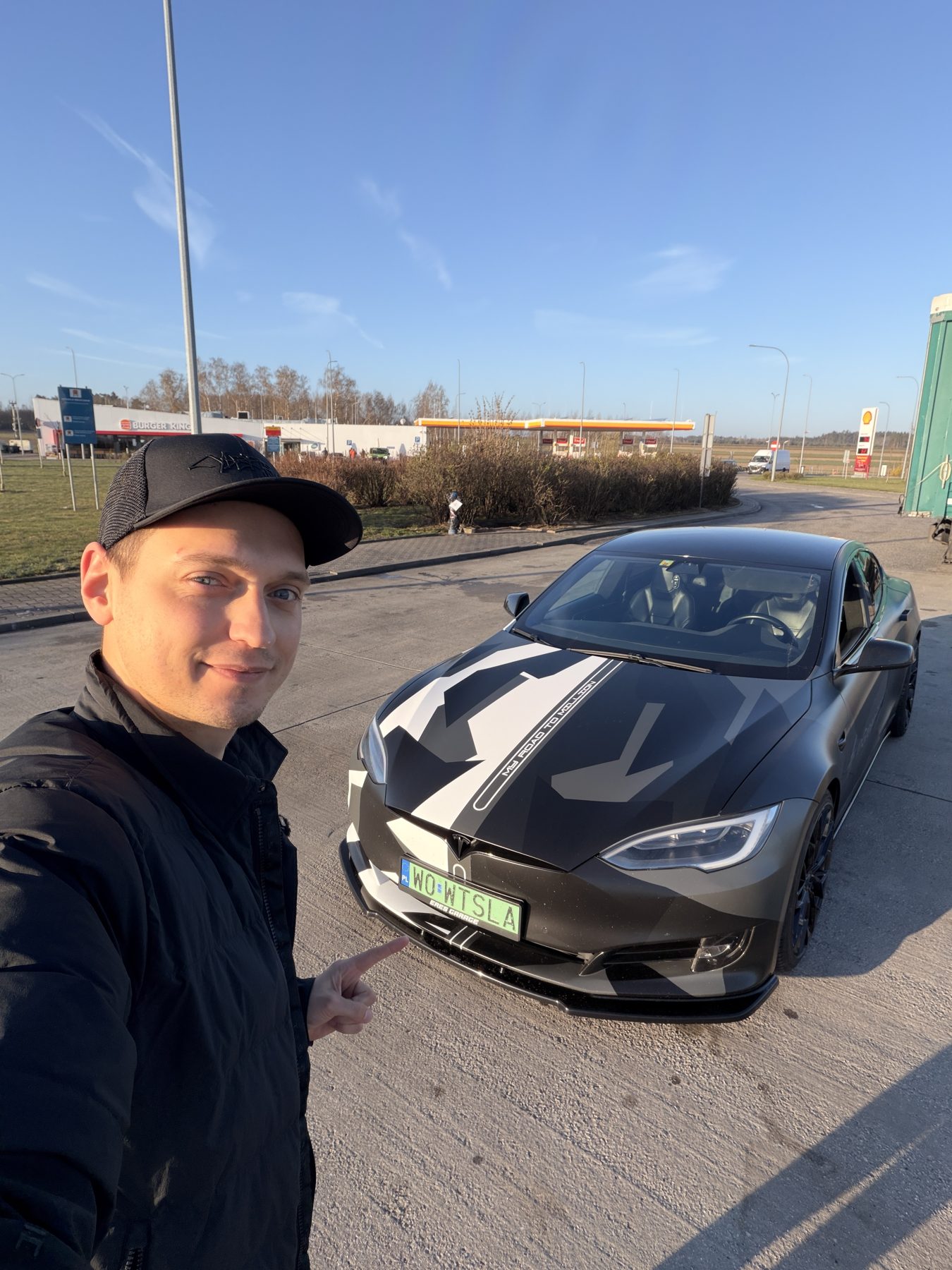 Daniel Grzyb przy Tesli - 600 000 km